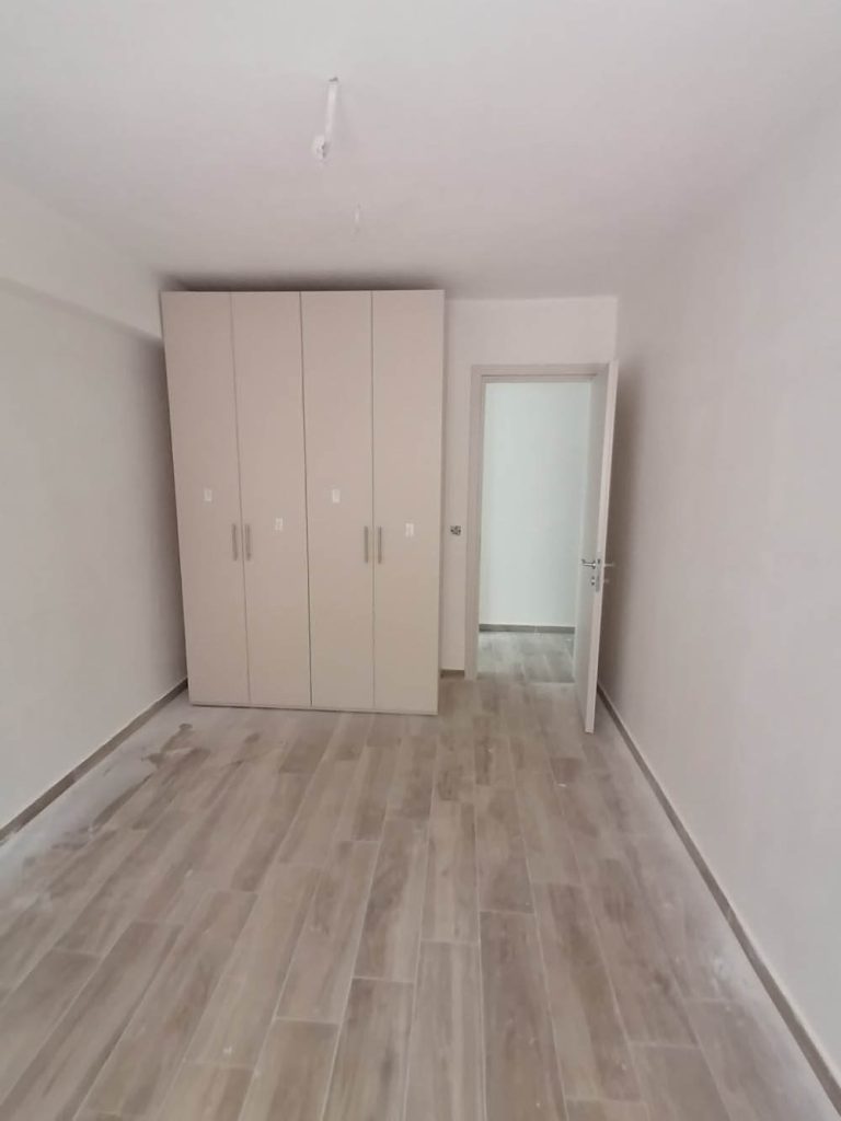 Ελαιοχρωματισμοί σε νέα πολυκατοικία στο Ντεπώ Θεσσαλονίκης