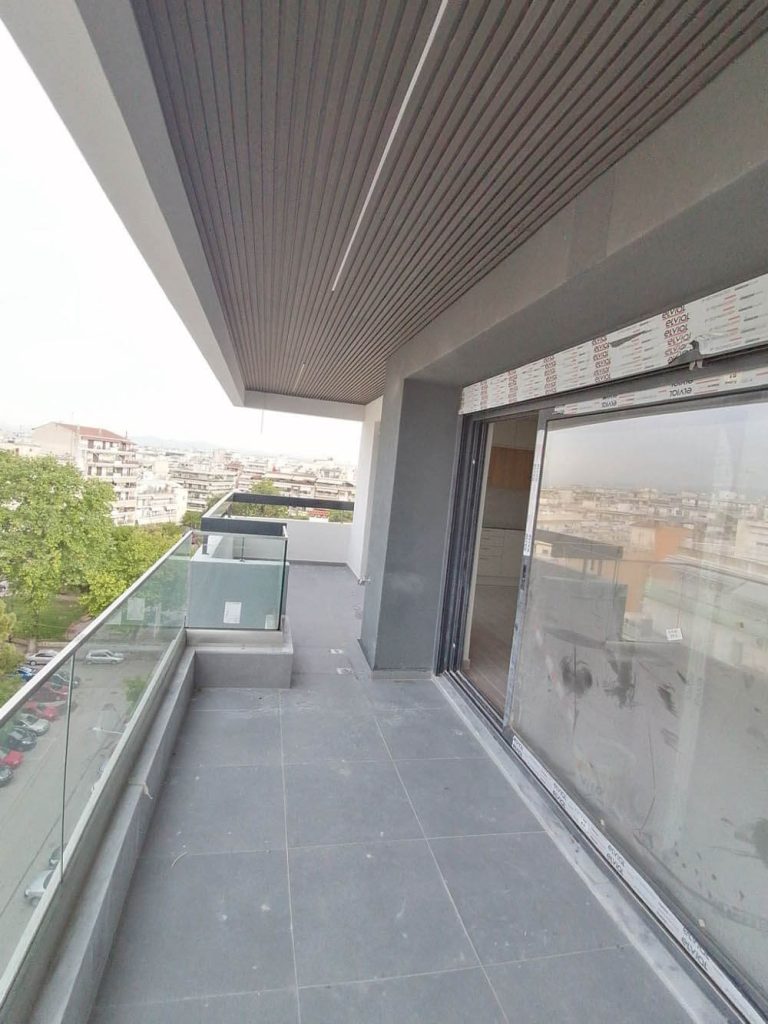 Ελαιοχρωματισμοί σε νέα πολυκατοικία στο Ντεπώ Θεσσαλονίκης