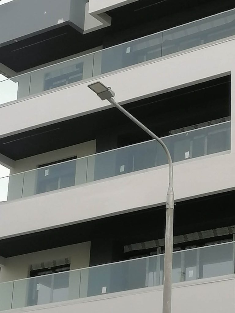 Ελαιοχρωματισμοί σε νέα πολυκατοικία στο Ντεπώ Θεσσαλονίκης