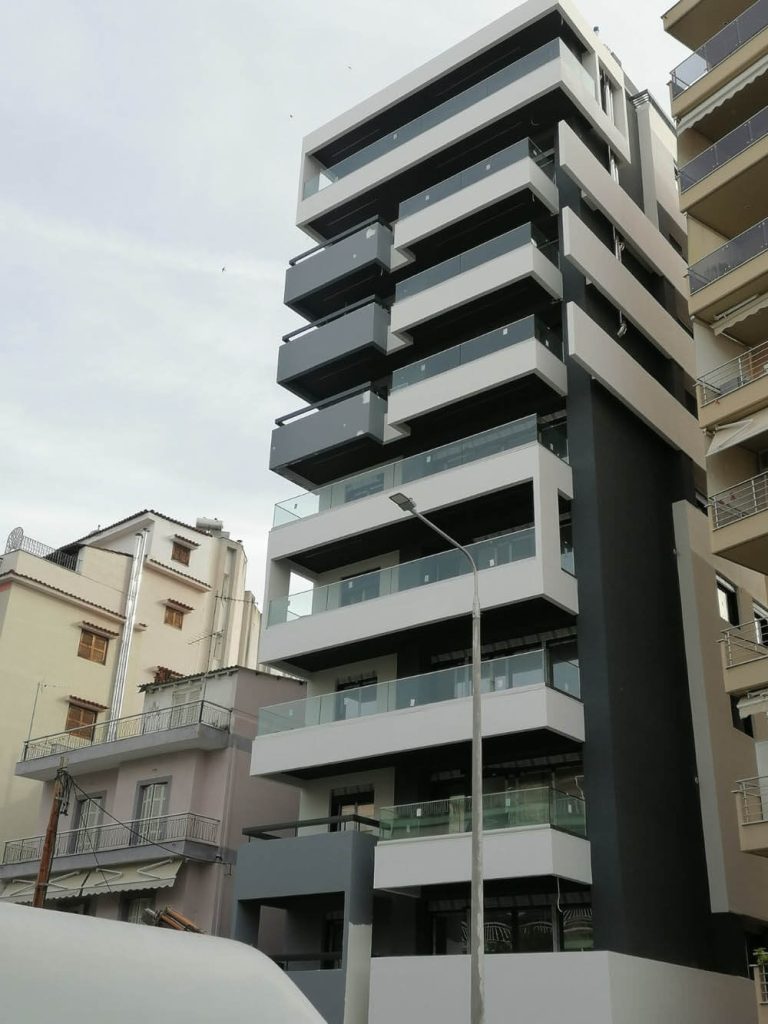Ελαιοχρωματισμοί σε νέα πολυκατοικία στο Ντεπώ Θεσσαλονίκης