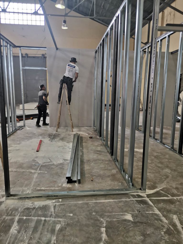 Ξηρά δόμηση στο λιμάνι Θεσσαλονίκης